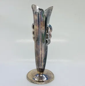 Vase à fleurs en fer forgé fait main, design côtier, éco-responsable, vase de table, décoration de luxe, intérieurs contemporains, design haut de gamme - Product Image 3