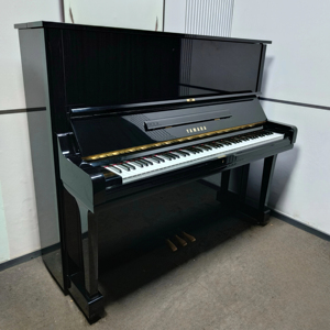 Piano Vertical Yamaha U3A Usado, Calidad Japonesa, Rendimiento Profesional, Listo para el Escenario, Sonido Claro y Potente - Product Image 1