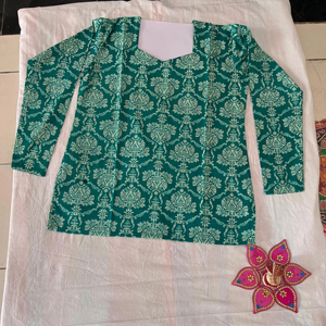 Kurti corto verde más vendido para mujeres y niñas Trending Daily Wear Kurti para un aspecto elegante Mejor Kurti para mujeres - Product Image 1