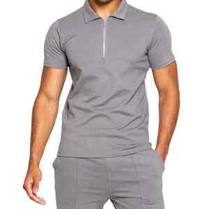 Vente en gros T-shirt et short à fermeture boutonnée à manches courtes de coupe régulière au meilleur prix Ensemble 2 pièces pour hommes pour tenue décontractée - Product Image 1
