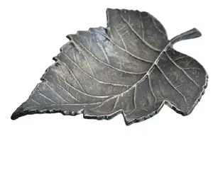Articles décoratifs en aluminium de haute qualité en forme de feuille, résistants à la rouille, luxe moderne, assiettes de service pour la maison, Noël - Product Image 6