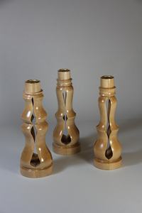 Candelabro de Madera Ecológico Hecho a Mano de Alta Demanda para Decoración de Mesa con Acabado Liso y Proporciones Equilibradas para Navidad - Product Image 2