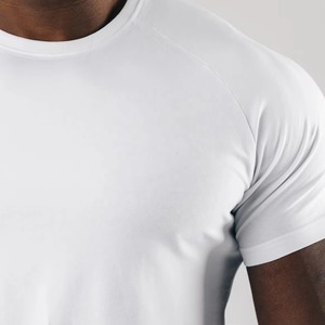 T-shirt d'entraînement décontracté pour homme, demi-manches, tissu tissé hautement extensible, 220 grammes, teinture unie, logo frontal, style uni - Product Image 5