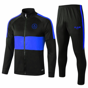 Maillot de football rétro de haute qualité pour hommes, ensemble de sports d'hiver avec nom et logo personnalisables imprimés - Product Image 3