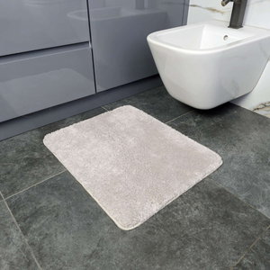 Tapis de bain confortable en microfibre grise claire, antidérapant en diatomite, séchage rapide, lavable en machine, 60x50 cm - Product Image 4