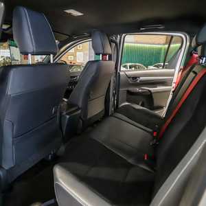 HIL-LUX 2022 4X4 TRANSMISIÓN AUTOMÁTICA MOTOR DIÉSEL TURBO DE 6.1-8L TRACCIÓN DELANTERA DIRECCIÓN A LA IZQUIERDA ASIENTO DE TELA - Product Image 4