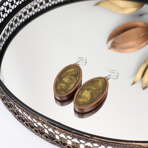 Pendientes de resina y madera de diseño de lujo a precio al por mayor Pendientes de resina de moda para mujer Pendientes de la mejor calidad para joyería - Product Image 2