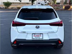 Lexus UX 250h F SPORT AWD F SPORT 4 portes Crossover, voitures d'occasion propres à vendre, de 2014 à 2019 - Product Image 2