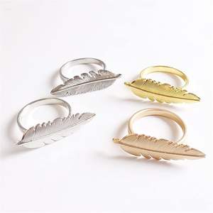 Anillos para Servilletas de Metal con Acabado Plateado, Tallados a Mano, Diseño Rectangular 100% Madera de Fresno, Estilo Clásico, Opción de Logotipo Personalizado MZ - Product Image 1