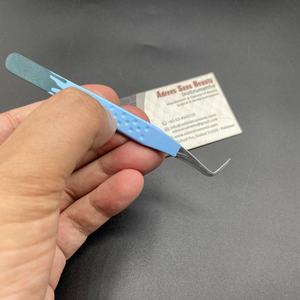 Pinzas de pestañas de 90 grados con agarre de diamante sostenible, nueva extensión de pestañas de acero inoxidable recubierta de polvo con estampado de llama puntiaguda - Product Image 5