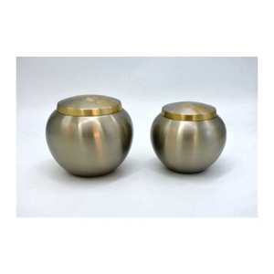 New Look With Reasonable Price Handicrafts Brass <b>Urn</b> Funeral Accessories Metal <b>Urn</b> Cremation Exporter From India - Product Image 1
