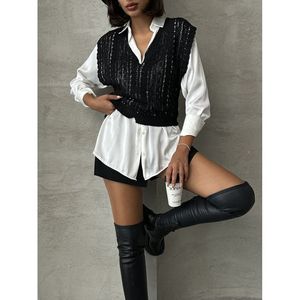 เสื้อเบลาส์คอวีสีดำสำหรับผู้หญิง ยี่ห้อ Topshow แบบถักลาย ขายส่ง - Product Image 3