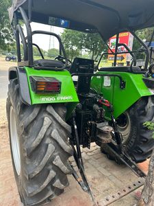 2011 Indo Farm 3055 DI 2WD Tractor de ruedas 50HP Potencia nominal utilizada con componentes de núcleo de motor de engranaje Ecológico Alta productividad - Product Image 4