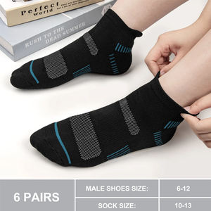 Calcetines atléticos hechos a medida para correr y entrenar Tela transpirable ligera con logotipo OEM para uso a granel - Product Image 4