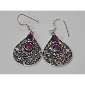 Boucles d'oreilles fines en argent sterling 925 faites à la main Rubis naturel à facettes dans un style vintage-Modèle E0703-GS cadeau parfait pour elle - Product Image 2