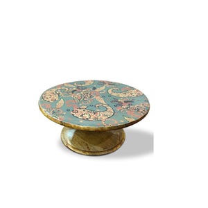 Elegante soporte de pastel de Metal para decoración del hogar con tapa de mármol redondeada Vajilla elegante Servidor de pastel con diseño grabado - Product Image 3