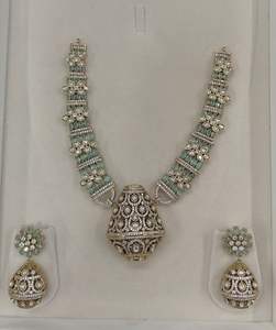 Conjunto de collar Kundan clásico Polki de lujo, Gargantilla nupcial de Latón chapado en oro para bodas, fiestas y compromisos - Product Image 4