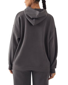 เสื้อฮู้ดสตรีทแวร์สีดำเข้มแบบสวมหัว รับผลิตตามแบบ (OEM) พร้อมปักโลโก้ตามสั่ง - Product Image 4