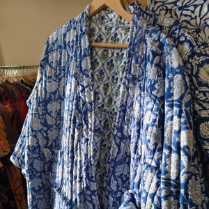 La chaqueta estampada Handblock más vendida Chaqueta floral de algodón hecha a mano acolchada de algodón disponible para suministro mundial - Product Image 1