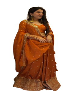 Ensemble de costume élégant en soie crêpe longue pour femme avec broderie exquise et Dupatta magnifiquement imprimé - Product Image 1