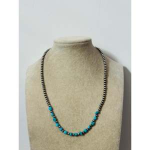 Collier de perles Navajo en turquoise de Kingman et argent sterling, bijou culturel de collection - Product Image 3