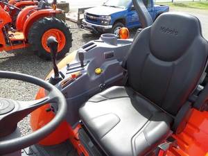 Tractor Kubota L6060HST 2026: Potencia Utilitaria Compacta de 62 HP con Tecnología Avanzada HST Plus - Product Image 6