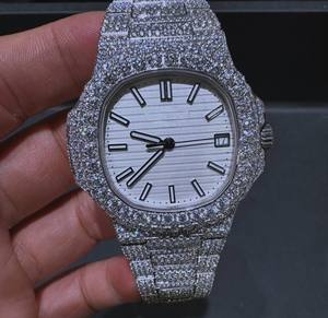 Reloj de cuarzo automático de moissanita completamente blanco para estilo de negocios, caja de acero inoxidable, esfera, diseño de busto, vidrio para hombres - Product Image 1