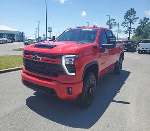 Producto original usado: Chevrolet Silverado 3500 HD LTZ 2024, tracción en las cuatro ruedas, cabina doble, usado. - Product Image 1