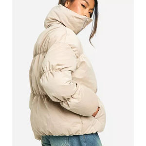 Veste polaire pour femmes OEM légère et confortable manteau d'hiver décontracté col à capuche régulier tricoté respirant - Product Image 3