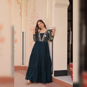 RADHE EXPORT Designer Georgette Broderie Séquence Travail Salwar Kameez Costume Fête Porter Séchage Rapide Toutes Saisons Prix de Gros - Product Image 1