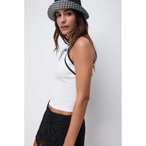 Top Halter con Detalles de Rayas Negras - Product Image 2