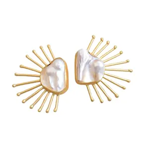 Boucles d'oreilles en perles Boucles d'oreilles en plaqué or artisanales en perles baroques Perles inégales Bijoux de mode Fournisseurs de gros