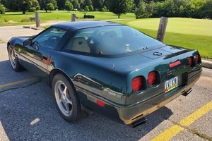 Chevrolet Corvette Coupé 2024 Usado, Automático, Volante a la Izquierda, Asientos de Cuero R15, Techo Panorámico, 6 Asientos, en Venta - Product Image 4