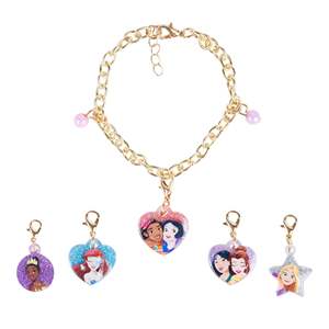 Juego de Pulsera con Dijes de Princesa con Licencia Oficial, 1 Pulsera con 5 Dijes Intercambiables, Edades 3+ - Product Image 1