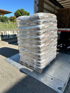 Granulés de bois Enplus A1 de qualité supérieure, vente en gros, eucalyptus prêt à l'exportation, teneur en cendres 0,5%, calories 4600J, densité 600-800kg/m³ - Product Image 3