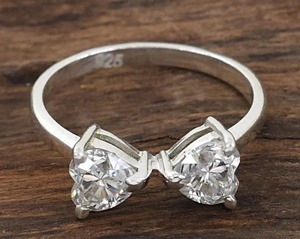 Anillo con forma de corazón de moissanita blanca, anillo de compromiso personalizado de moissanita de Plata de Ley 925, regalo para ella - Product Image 2