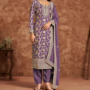 Juego Kurti de 3 piezas de seda Jacquard pura bordada pesada tradicional para adultos, festivo informal, para fiestas, celebraciones de Diwali - Product Image 1