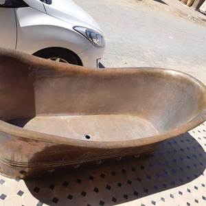 Petite baignoire autoportante en cuivre de haute qualité Baignoire de trempage au design moderne à un prix raisonnable par le fabricant en Inde - Product Image 1