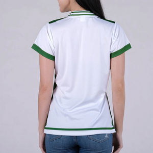 Polo de mujer con logotipo personalizado al por mayor, material transpirable de alta calidad, patrón sólido disponible en todas las tallas - Product Image 2