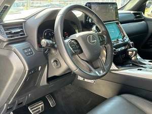 LISTO + PARA + ENVÍO Premium USADO 2023 L e xus LX 600 F Sport Handling AWD - Product Image 2