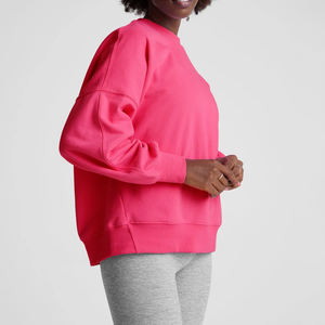 เสื้อสเวตเชิ้ตโอเวอร์ไซส์คอกลมบุผ้าฟลีซเนื้อนุ่มระบายอากาศได้ดี พิมพ์ลายฤดูหนาวสำหรับผู้หญิง ผลิตตามสั่งจากโรงงาน พร้อมปักโลโก้ด้านหน้า ผลิตจากผ้าฝ้าย 100% - Product Image 2