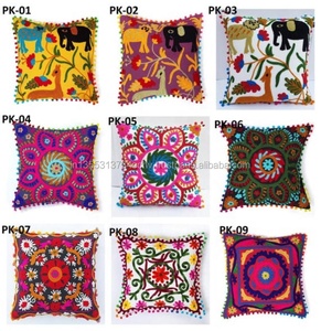 Funda de Cojín Suzani de Algodón Vintage Personalizable y Ecológica Hecha a Mano de 16x16'' con Bordado Indio para Hotel, Hogar o Cuadrados - Product Image 3