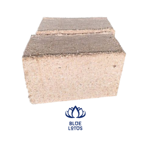 Bloc de sciure de bois de pin 20kg-Emballage 600kg/sac Jumbo-Sciure de bois de haute qualité du Vietnam - Product Image 1