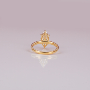 Bague de fiançailles et de mariage en or 18 carats, style classique tendance, sertie de diamants de laboratoire certifiés IGI, taille marquise - Product Image 3