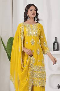 Última Moda en Ropa Étnica Paquistaní, Precioso Conjunto Sharara Gharara Kurti con Bordado Indio, Tela de Seda Viscosa, Salwar - Product Image 4
