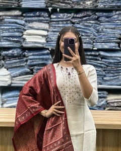Style afghan Office Party & Function Wear Tissu de soie pure Col rond Broderie Designer Taille libre Vêtements ethniques Tissu de Surat - Product Image 3