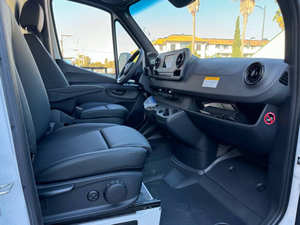 Usado 2023 Mer-ced-es-Be-nz Spri-nter 35-00XD - Product Image 4