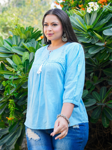 Haut brodé en coton de haute qualité pour femmes, bleu clair et manches 3/4, dernier haut à col en V pour femmes, hauts en coton indien - Product Image 2