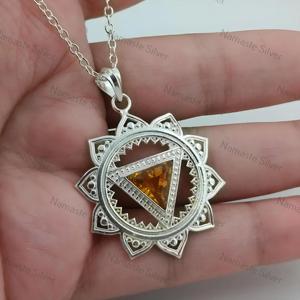 Pendentif Chakra du Plexus Solaire en Citrine Naturelle en Argent Sterling 925 Plaqué Rhodium et Or, Sertissage Clos, Bijou de Fiançailles - Product Image 5