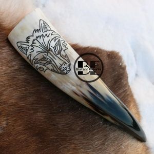 Soporte de cuerno de vaca grabado personalizado 100% 2025 estilo medieval recuerdos religiosos cuerno de buey logotipo personalizado técnica tallada artesanías naturales - Product Image 1